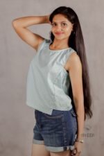 Sleeveless Top with side elastic