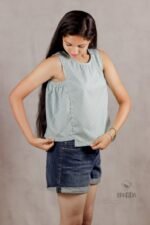 Sleeveless Top with side elastic - Image 3